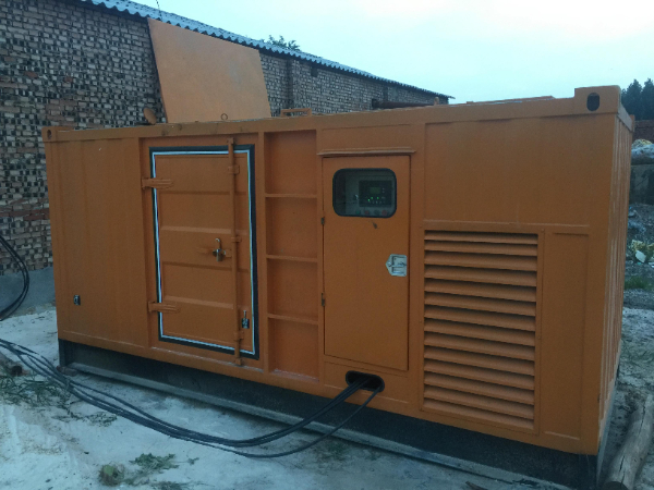 秭归发电机组长期使用中，电缆线的敷设路径有哪些要求？